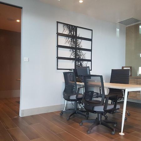 Jinhold Hotel & Serviced Apartment Мири Экстерьер фото