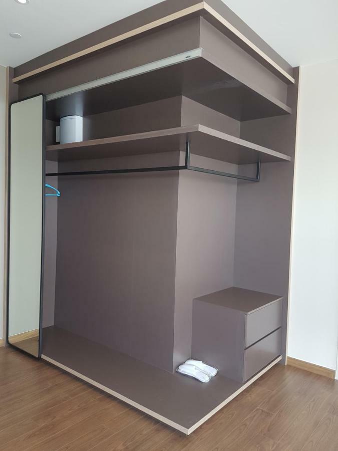 Jinhold Hotel & Serviced Apartment Мири Экстерьер фото