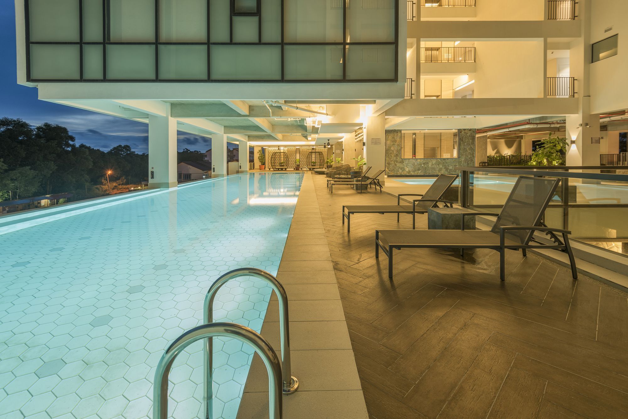Jinhold Hotel & Serviced Apartment Мири Экстерьер фото