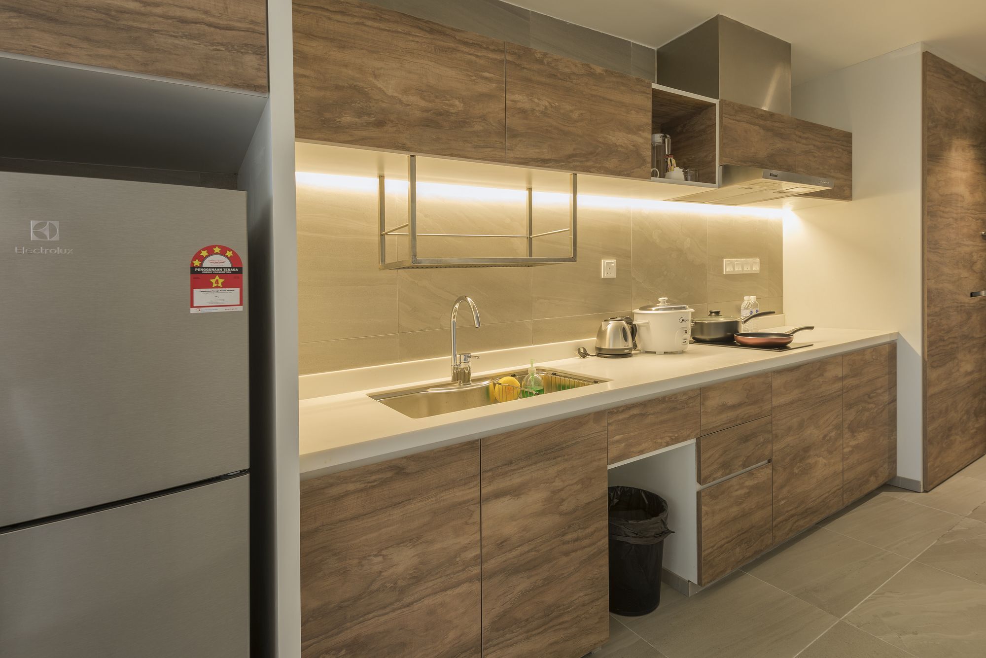 Jinhold Hotel & Serviced Apartment Мири Экстерьер фото
