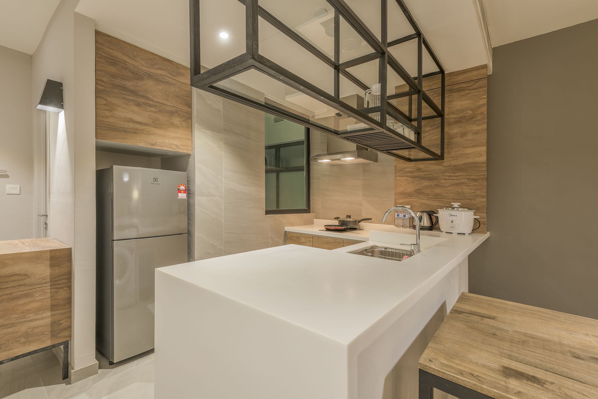 Jinhold Hotel & Serviced Apartment Мири Экстерьер фото