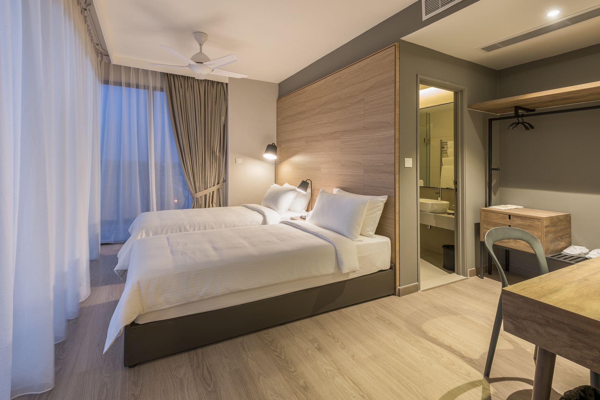 Jinhold Hotel & Serviced Apartment Мири Экстерьер фото