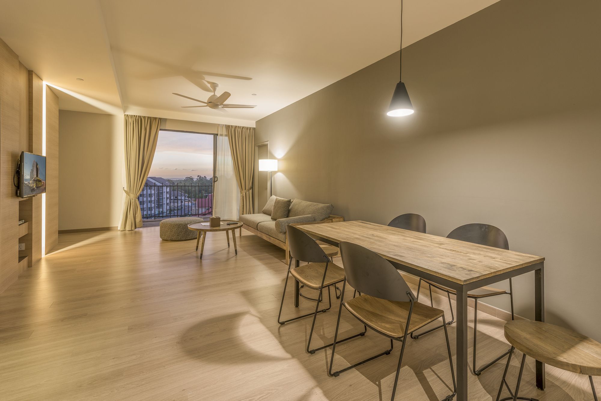 Jinhold Hotel & Serviced Apartment Мири Экстерьер фото